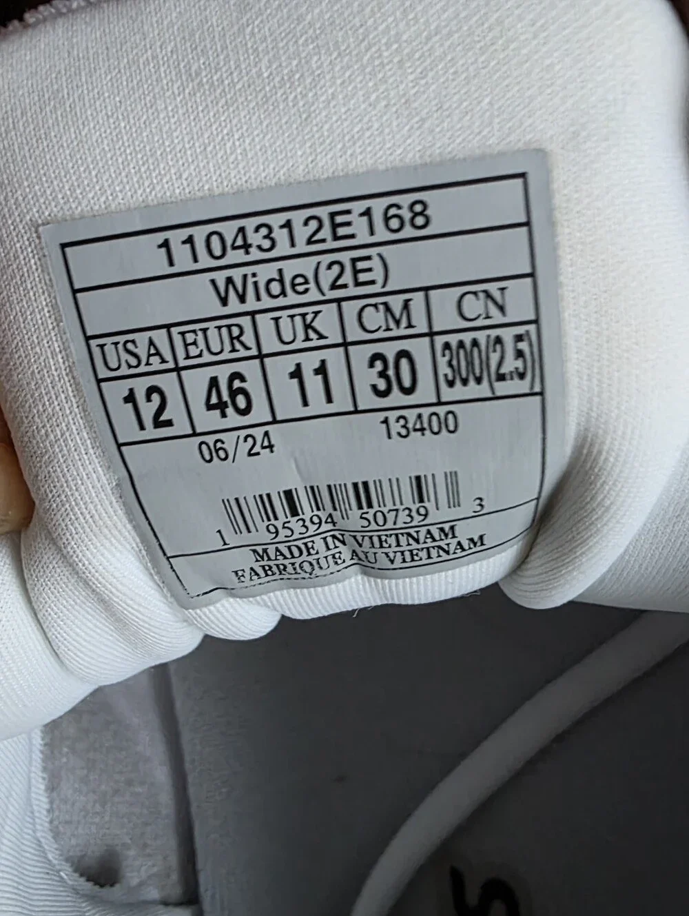 Brooks men white